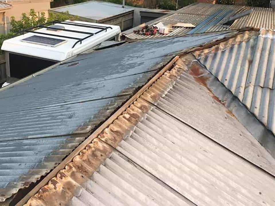 How to Hire a Professional Contractor for Your Roof Leak Repair
