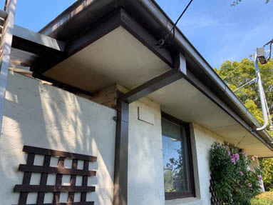Gutter replacement on a Cheltenham home
