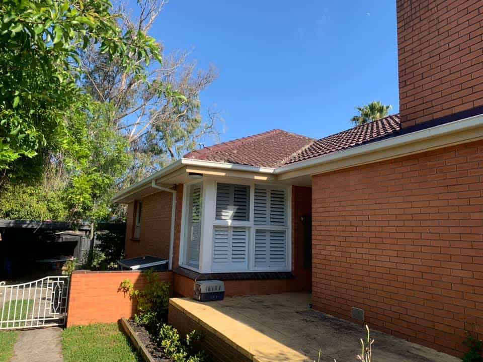 Gutter replacement on a Mentone home