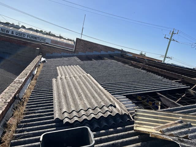 asbestos roofing removal
