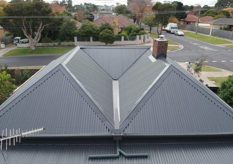 What Do Metal Roofing Specialists Do?